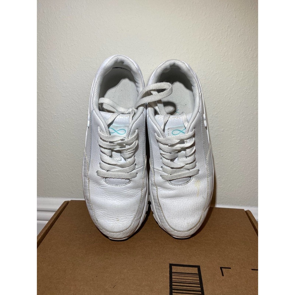 White Cherokee Infinity Sneakers Size 7.5